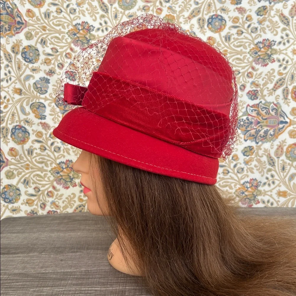 Vintage Voguemont Bucket Hat Veiled‎ Red Wool Felt/Bow Church Broadway City